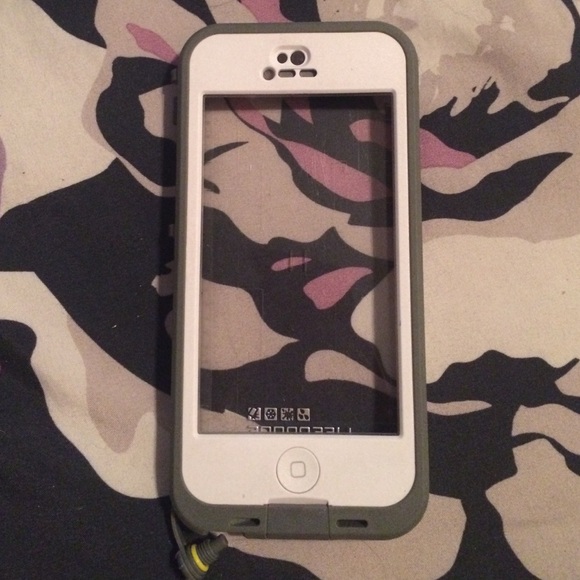 NUUD Life Proof iPhone 5 or 5s