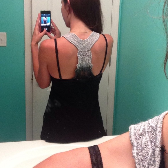 Black Flowy tank with designed racer back - Picture 2 of 2