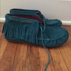 Like new Mossimo turquoise moccasins