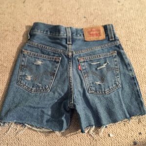 High waisted Levi shorts