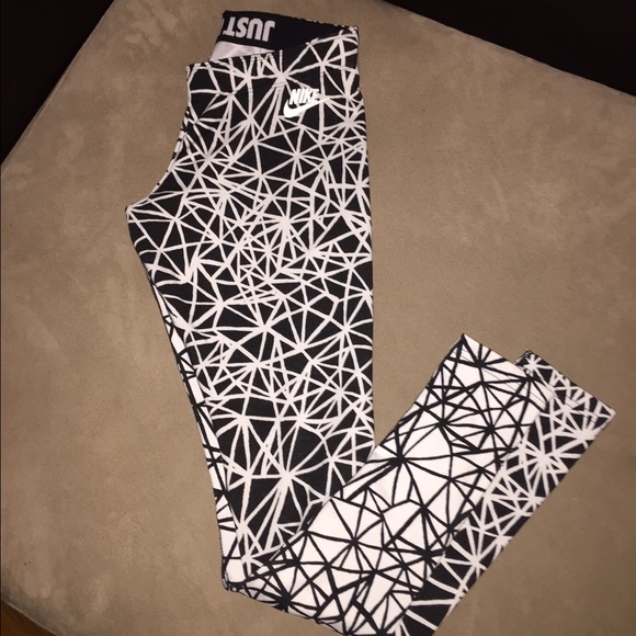 Nike Pants - Nike Leg-a-see AOP legging tights
