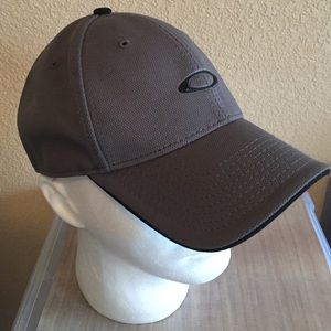 Oakley Tek Flex Fitted Hat
