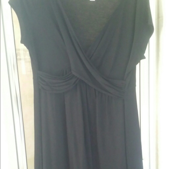 NWOT! Black criss-cross front detail dress