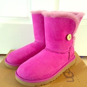 Authentic UGG Australia Bailey Button