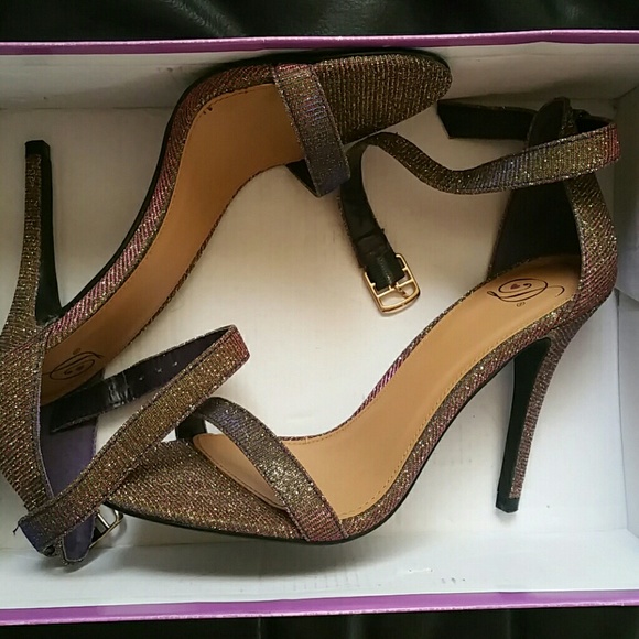 Gold sparkle heels