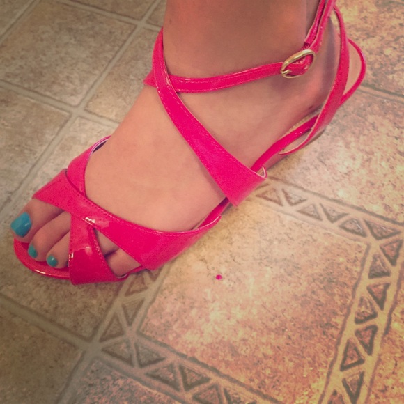 Sz 7.5 Strappy Wedges