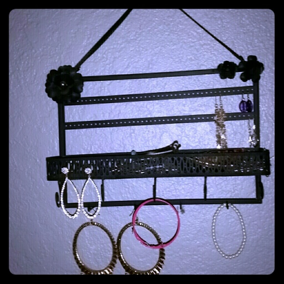 Black jewelry holder