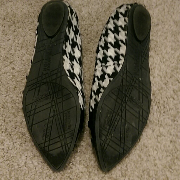 Kenneth Cole Reaction houndstooth flat - Picture 3 of 4
