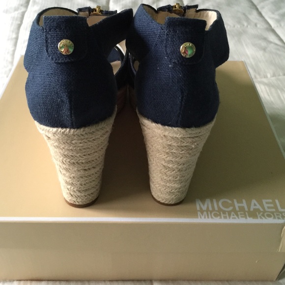 Michael Kors Damita Wedge - Picture 3 of 4