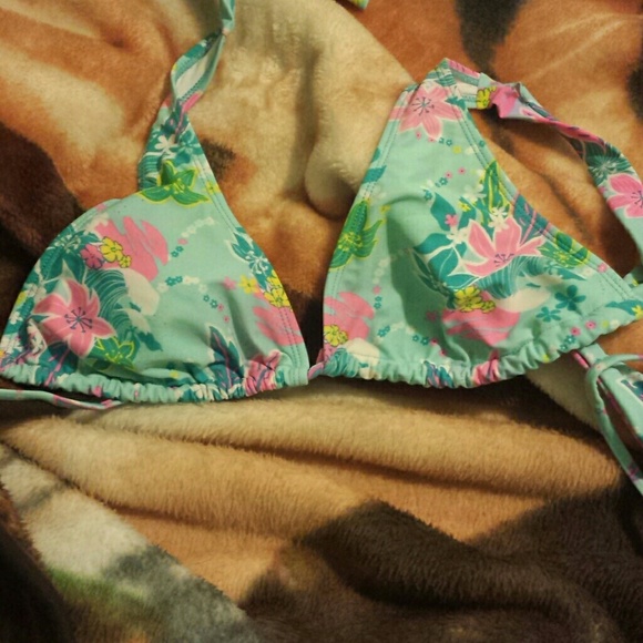 Bikini - Picture 2 of 3