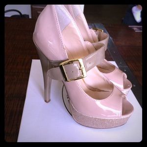 Steve Madden pumps size 6 nude