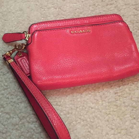 BRAND NEW COACH WRISTLET WALLET