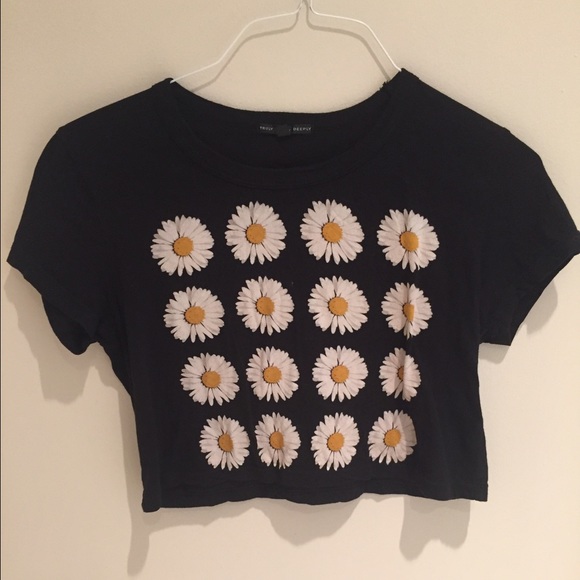 Daisy print crop top.