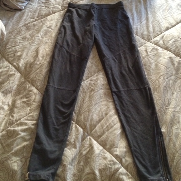 Hollister Leggins - Picture 2 of 4