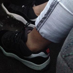 RARE JORDANS  YES I HAVE ♏ 🇲🇪🇷🇨♏