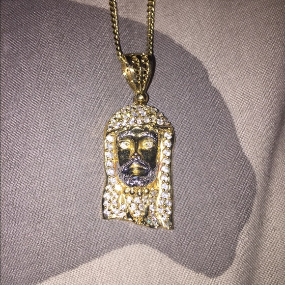 real 18k gold jesus piece with the chain.