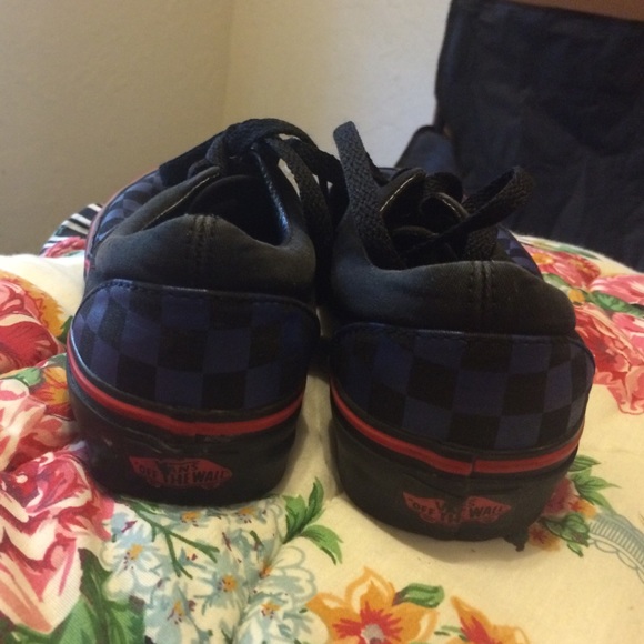 Vans - Picture 2 of 2