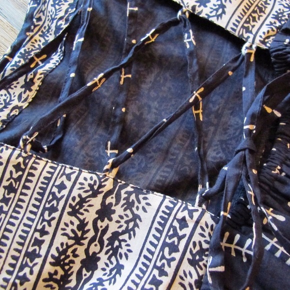 Band of Gypsies Navy & White, Lace-up back Dress - Picture 2 of 4