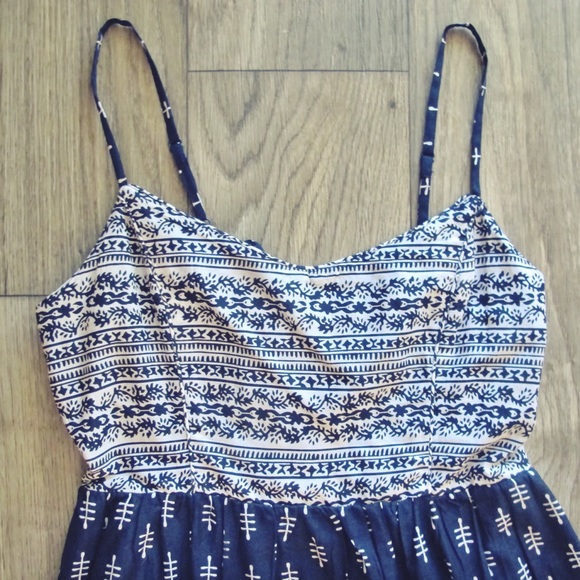 Band of Gypsies Navy & White, Lace-up back Dress - Picture 3 of 4