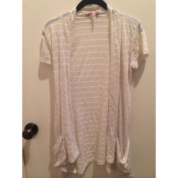 Short Sleeved Wrap - Picture 1 of 1