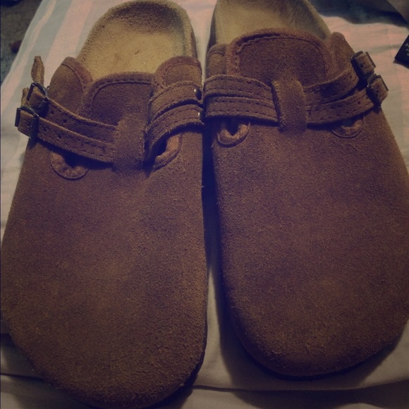 American Eagle Cloggs