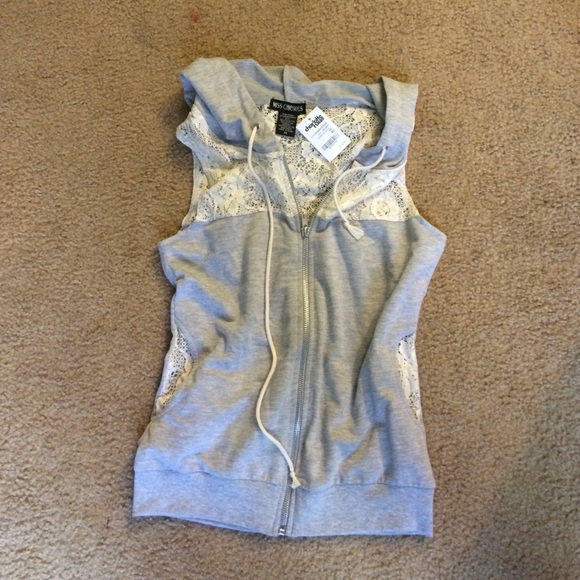 Gray sweater vest - Picture 1 of 1