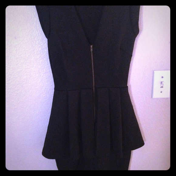 Short sexy black dress