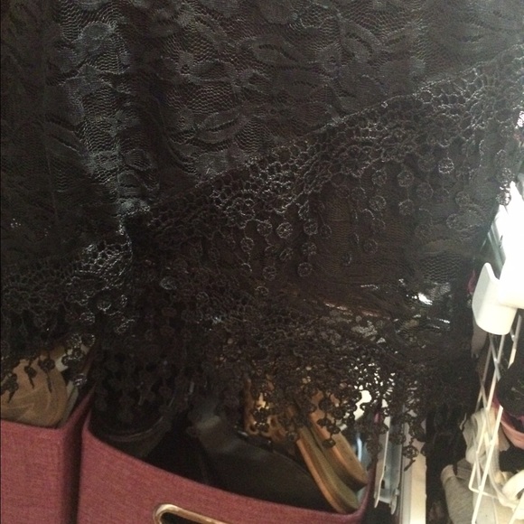 ❌SOLD❌Black lace dress - Picture 3 of 3