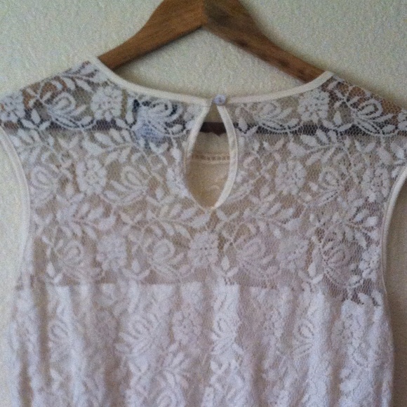 Cream Lace Dress - Picture 3 of 3