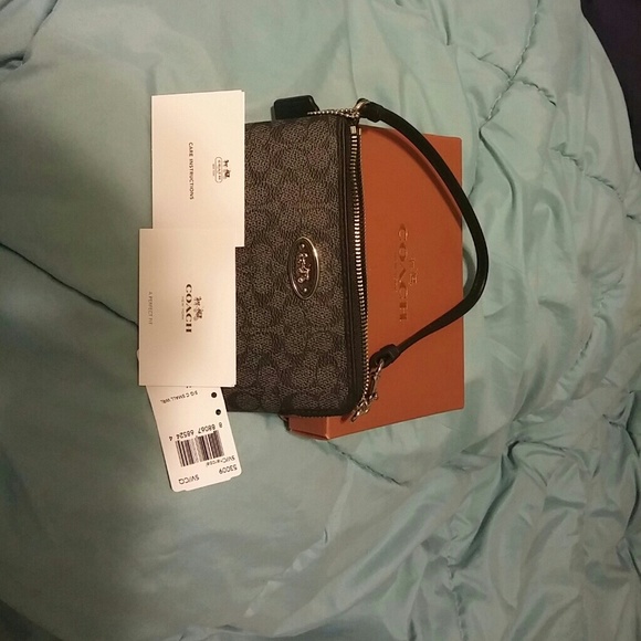 Authentic Coach wristlet - Picture 2 of 4
