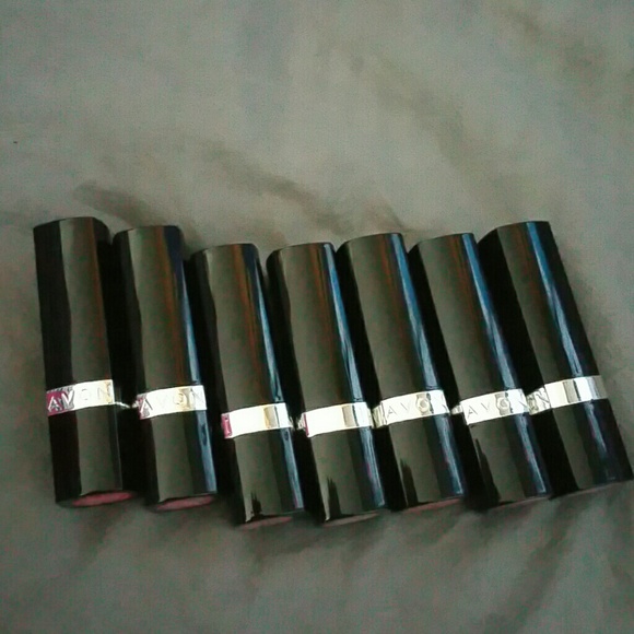 RESERVED Avon matte lipstick bundle