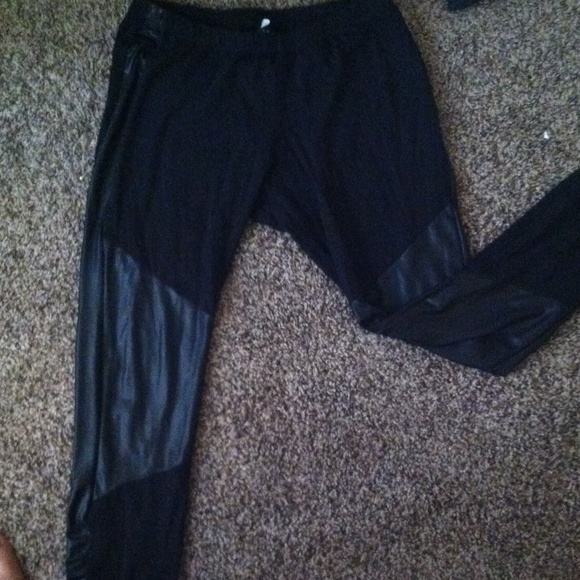 Stylish Leggings - Picture 2 of 4