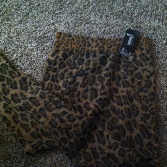 Stylish Leggings - Picture 3 of 4