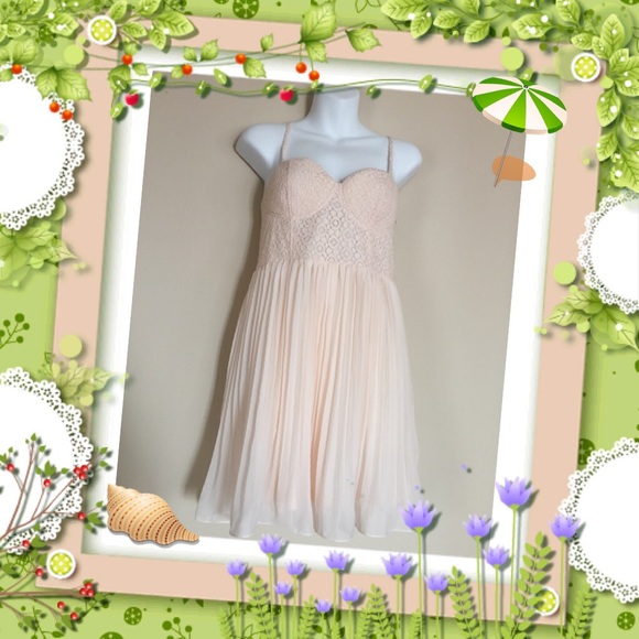 🎉SALE🎉🌸Blush Pink Lace Bustier Dress🌸