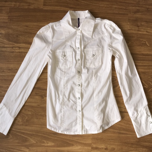 White button down long sleeved shirt. Size medium.