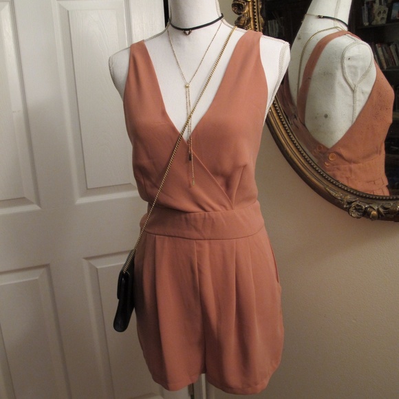 Tobi Dusty Rose, cross-back Romper NWOT - Picture 6 of 6