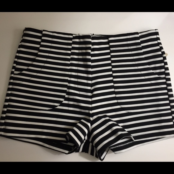 NWT high waisted b&w striped shorts