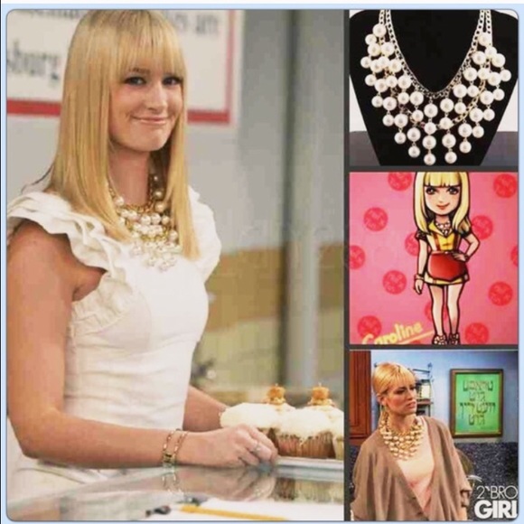 Fancy Faux Pearl Fun Necklace - Picture 2 of 3