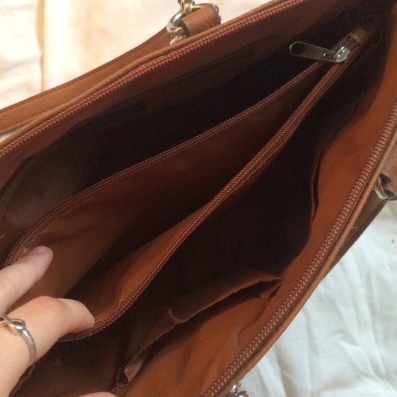 ❌TRADED❌ Faux Leather Bag - Picture 2 of 4