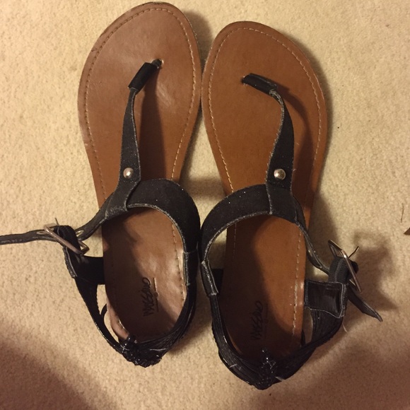 black sandals ****BUNDLED****