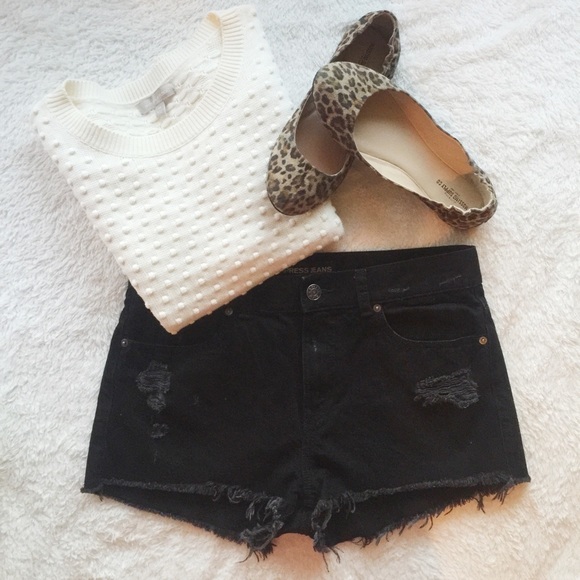 ✨24 HOUR SALE✨ EXPRESS black denim cutoff shorts