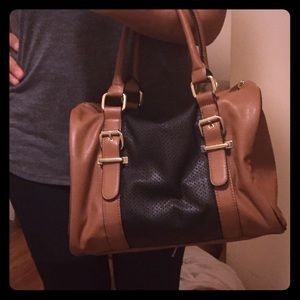 Two-toned leather purse
