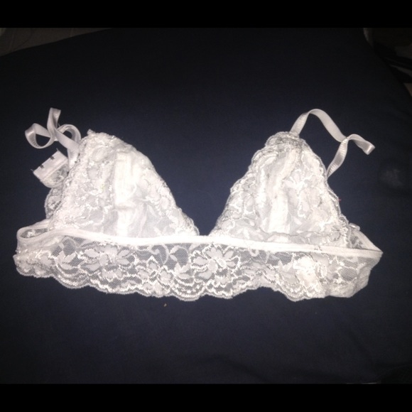 Adorable White Bralette! - Picture 1 of 2