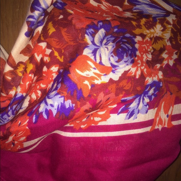 Magenta rose scarf