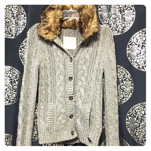 ✳️HOLD✳️Pre-loved gray  sweater.