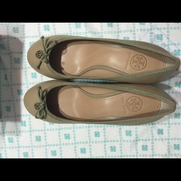 Tory burch low wedges