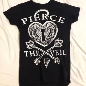 Pierce The Veil lock & key b&w rock t-shirt