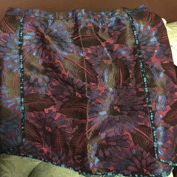 Skirt - Picture 2 of 3