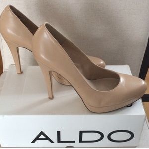 Aldo nude pumps size 10 (fit like 9)