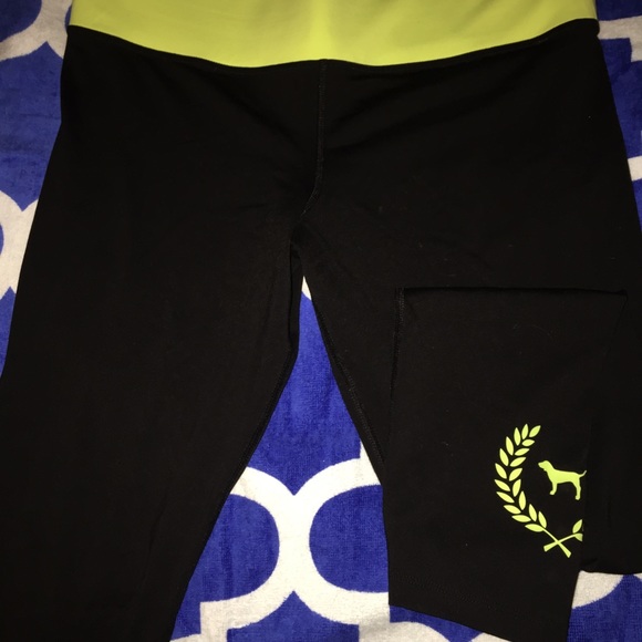 PINK Victoria's Secret Ultimate Reversible Legging